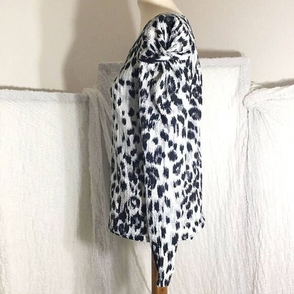 Loft Animal Print Puff Sleeve Top Size M - Picture 3 of 10
